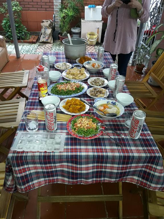 Red Ceramics Homestay Хойан Экстерьер фото