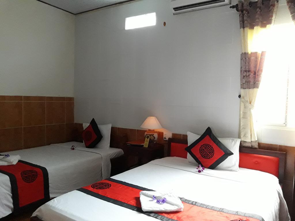 Red Ceramics Homestay Хойан Экстерьер фото