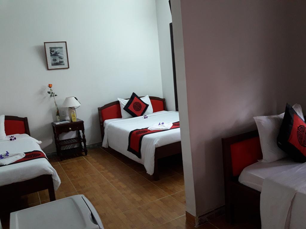 Red Ceramics Homestay Хойан Экстерьер фото