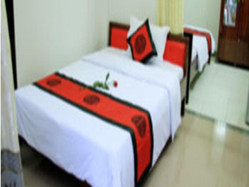 Red Ceramics Homestay Хойан Экстерьер фото