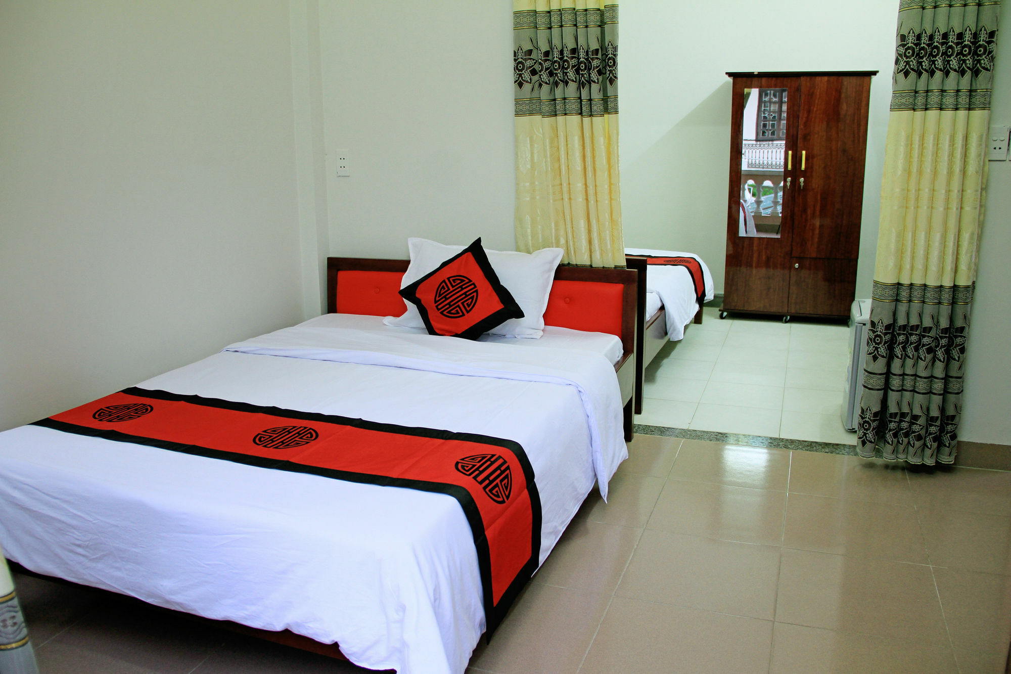 Red Ceramics Homestay Хойан Экстерьер фото