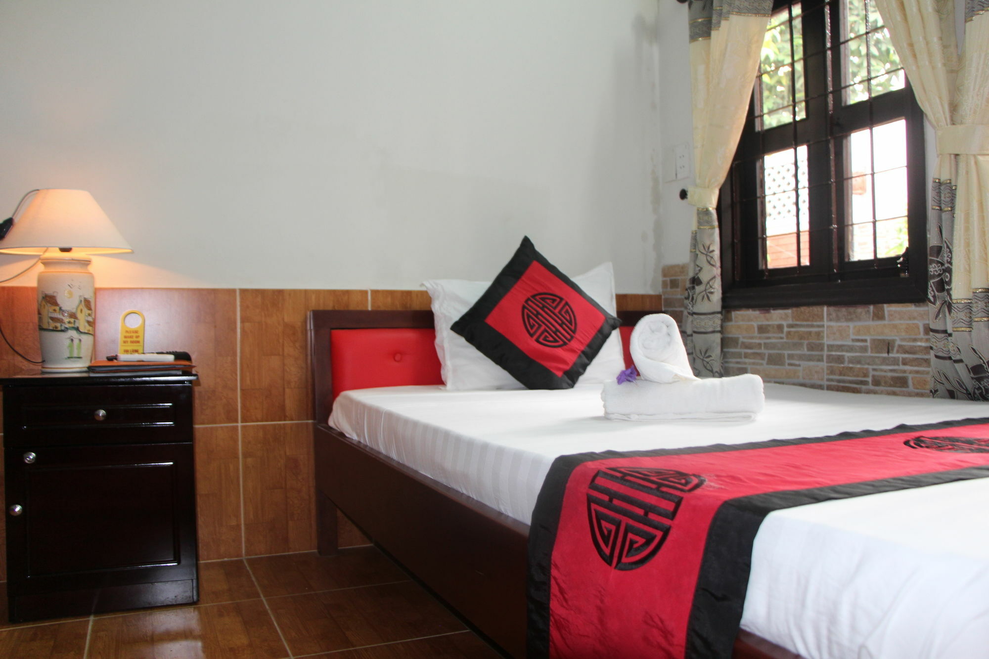 Red Ceramics Homestay Хойан Экстерьер фото